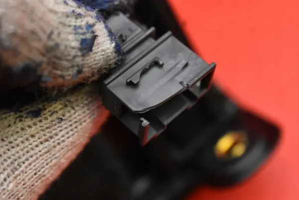 OEM 8U1857035 Passagerarhandskfack för Audi Q3 8U image 6