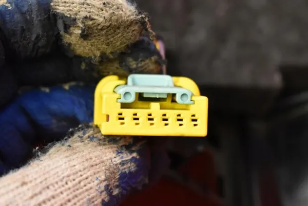 OEM 8U1857035 Passagerarhandskfack för Audi Q3 8U image 9