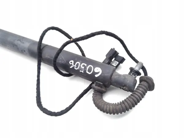 BMW X6 Bakluckstöd OEM 828815 - Begagnad image 5