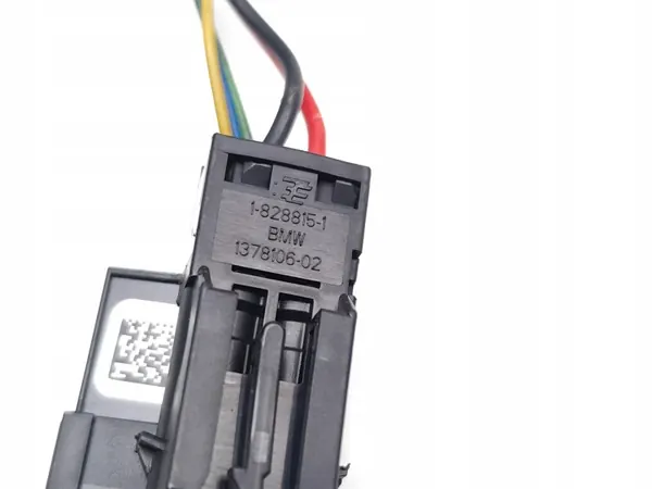 BMW X6 Bakluckstöd OEM 828815 - Begagnad image 7