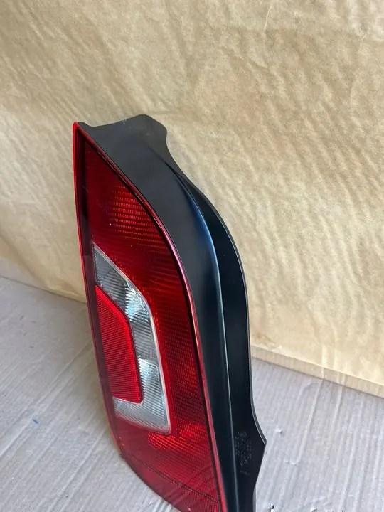 Vänster baklampa VW Up före facelift OEM 1S0945095G image 3