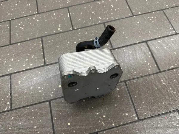 Ölkühler Porsche Panamera 971 2.9 E-Hybrid OEM 03H117021G image 3