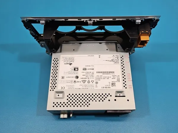 VW UP Werksradio OEM 1S0035871 Gebraucht image 5