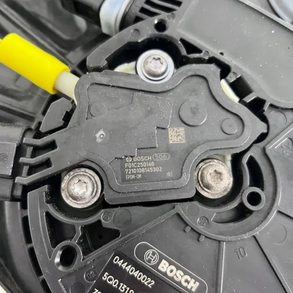 Bomba AdBlue OEM 5Q0131877S para VW Golf VII image 5