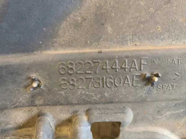 Chrysler Pacifica 2018 Frontstoßstange / Absorber image 9