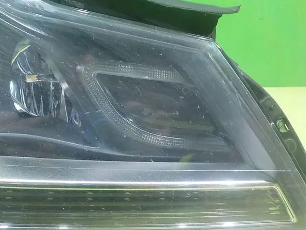 MERCEDES C W204 C204 COUPE AMG Xenon Rechter Koplamp A2048203839 image 3