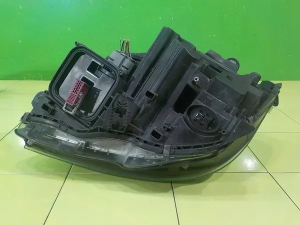 MERCEDES C W204 C204 COUPE AMG Xenon Rechter Koplamp A2048203839 image 6