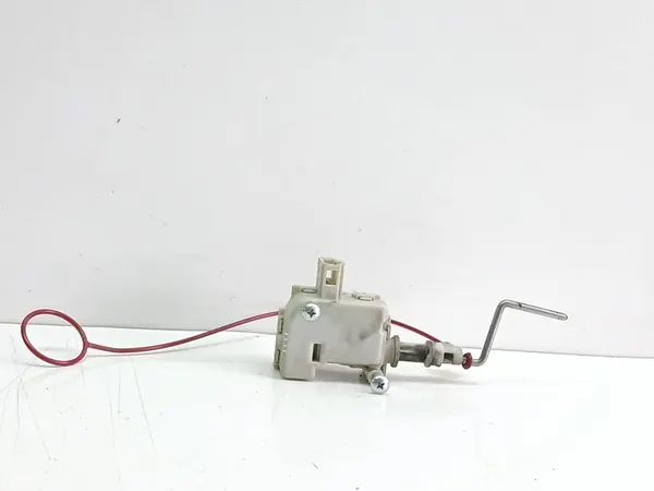 Audi A6 S6 C5 2001 Bränsletanklucka Aktuatorer OEM 3B0959781 image 2