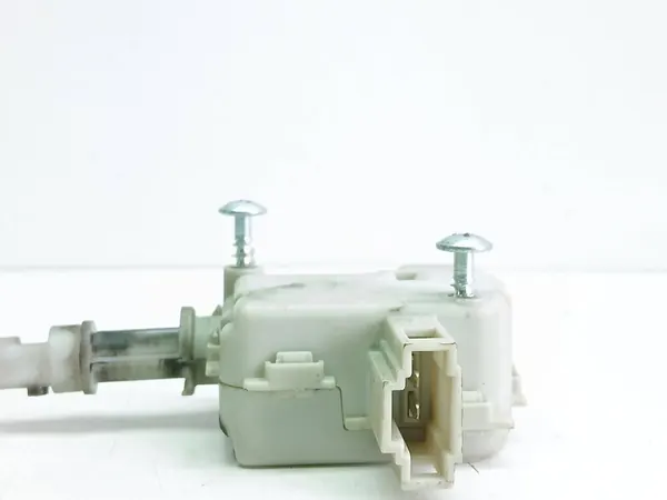 Audi A6 S6 C5 2001 Bränsletanklucka Aktuatorer OEM 3B0959781 image 4