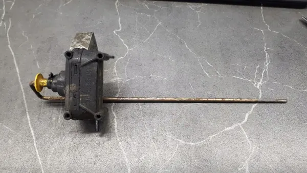 Centrale vergrendelingsactuator Mercedes W123 OEM silownik zamka centralnego image 3