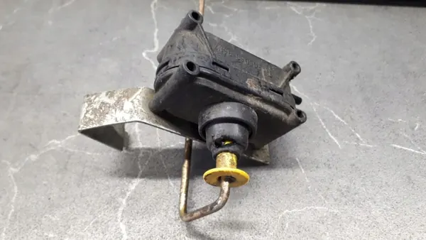 Centrale vergrendelingsactuator Mercedes W123 OEM silownik zamka centralnego image 8
