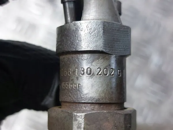 Set iniettori VW Transporter T4 1.9 TD image 3