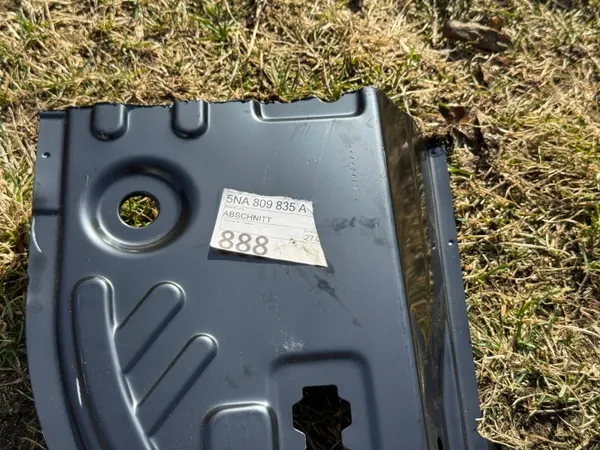 Seuil de porte gauche OEM 5NA809835A pour VW Tiguan image 4