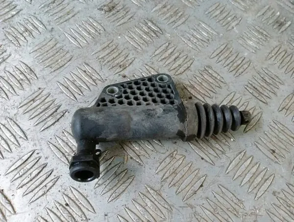 Suzuki OE 2382063J00 Kopplingsslavcylinder image 2