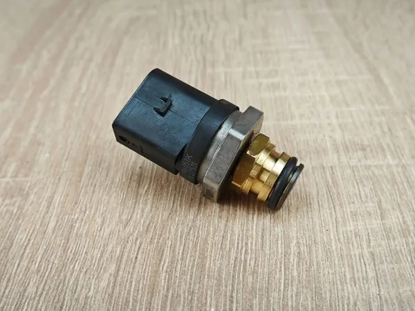 Polttoainepainetunnistin OEM 06H906051K Audi A5/A4 image 2
