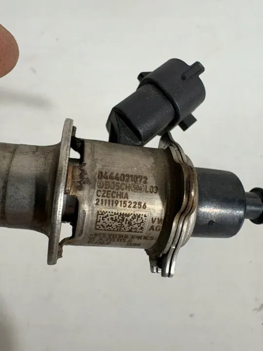 Inyector AdBlue VW Golf VIII Kombi 7LA131113A image 4