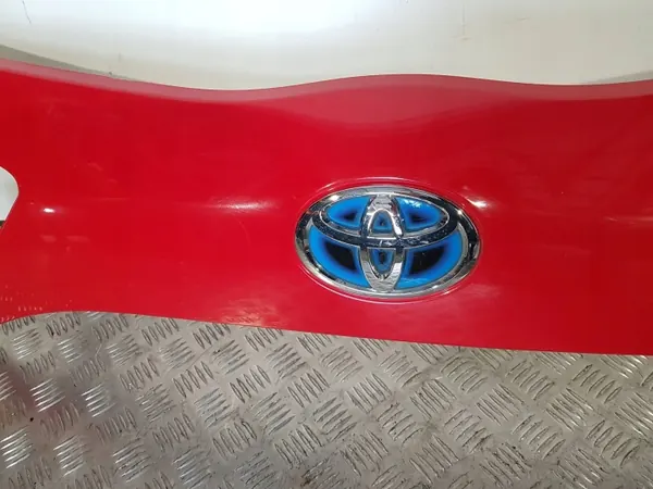 OEM 76811-0DA30 Takaluukunauha Toyota Yaris III:lle image 4