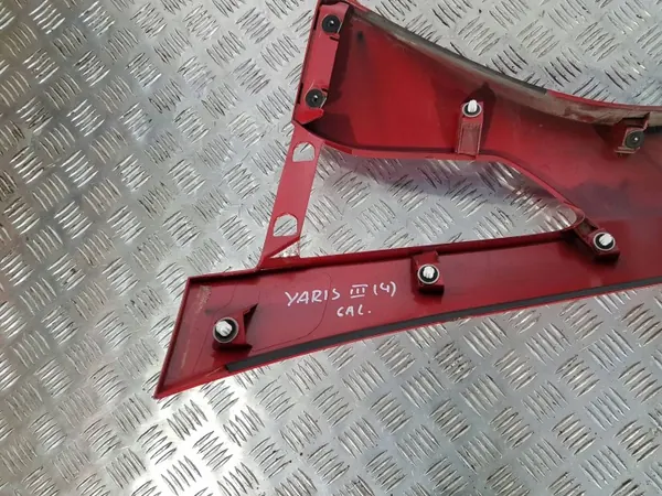 OEM 76811-0DA30 Takaluukunauha Toyota Yaris III:lle image 8