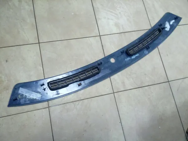 Cadre de grille OEM 1FQ54TRMAB pour Chrysler 300C '05-10 image 7