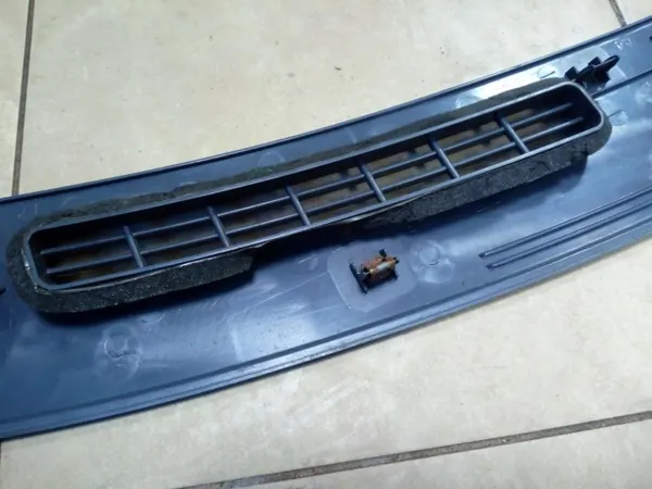 Cadre de grille OEM 1FQ54TRMAB pour Chrysler 300C '05-10 image 8