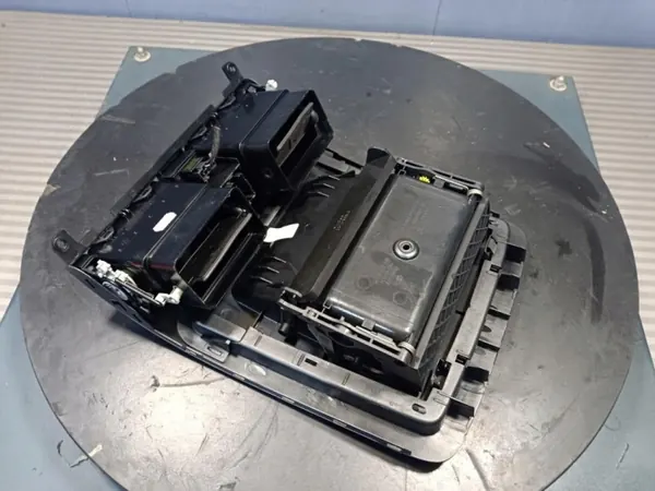 OEM Wrakowisko-28352- Boîte console centrale VW Touran image 4
