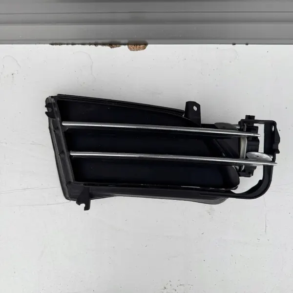 Tesla Model S Oikea etu-ilmanotto OEM 100726900E image 2