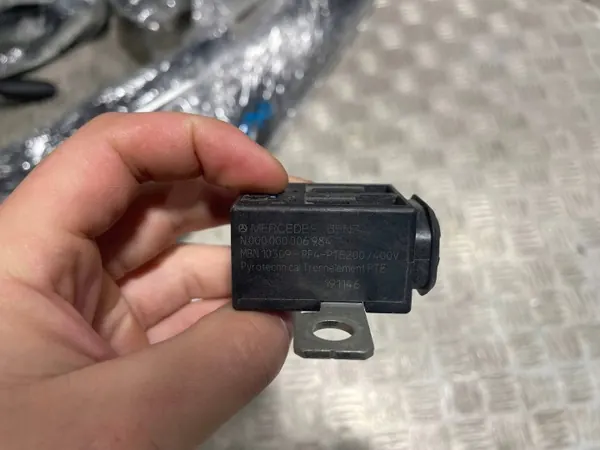 Pyroteknisk Säkring OEM 000000006984 för Mercedes C-Klass image 3