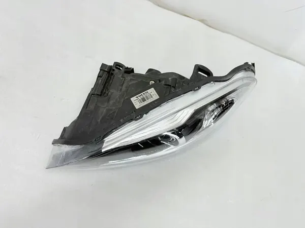 Vasen ajovalaisin VOLVO XC60 LIFT XENON 8PIN image 3