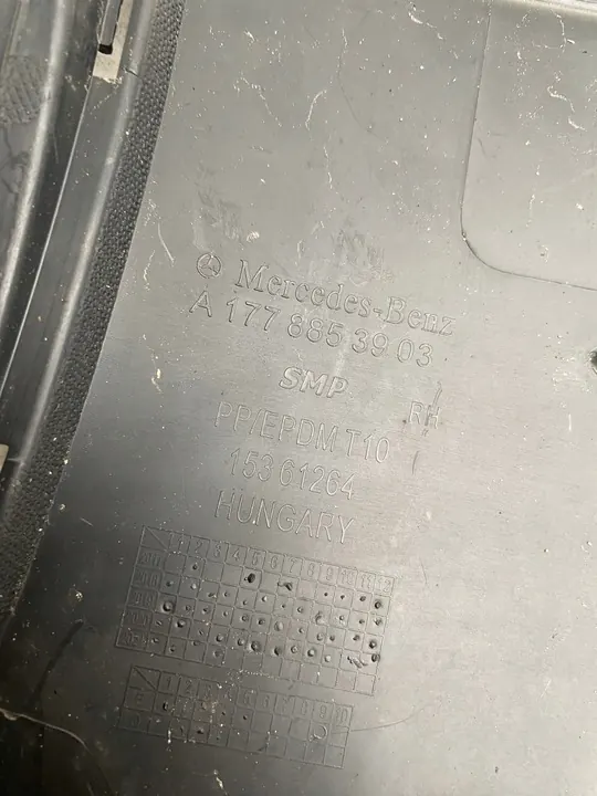 MERCEDES A KLASA W177 AMG Cubierta del parachoques delantero derecho OEM image 3