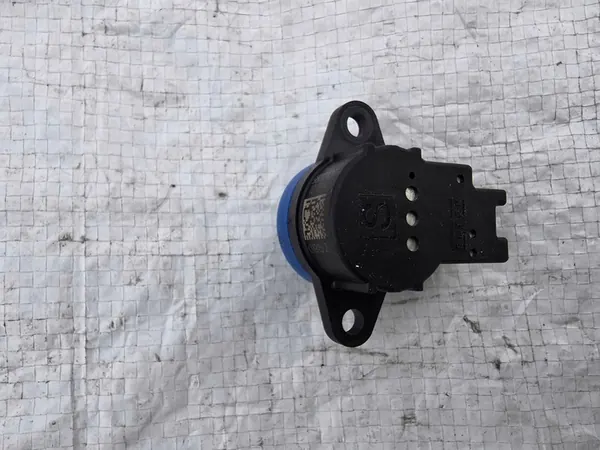 Capteur de vanne AdBlue Mercedes 98001100 image 1