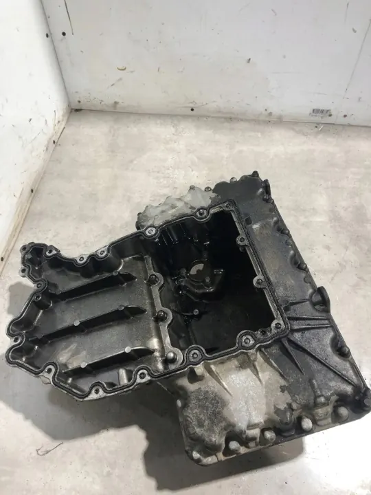 Cárter de aceite Mercedes OEM A6540143801 - Usado image 2