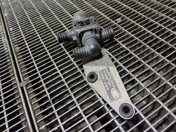Válvula de Aquecimento Land Rover OEM 1147412170 image 3