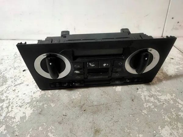 Panneau de Contrôle de Ventilation Audi A3 8P 8P0820043A image 1