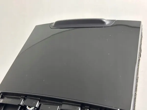 Cendrier console centrale KIA Optima 2018 OEM 84690D4BJ0BYF image 4