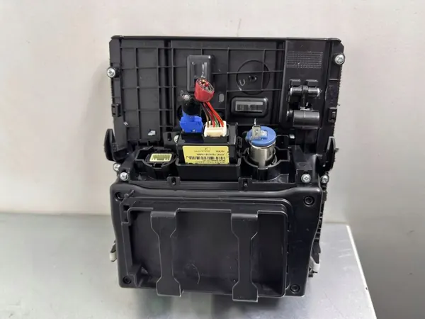 Cendrier console centrale KIA Optima 2018 OEM 84690D4BJ0BYF image 6