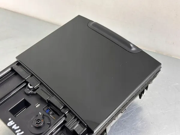 Cendrier console centrale KIA Optima 2018 OEM 84690D4BJ0BYF image 7