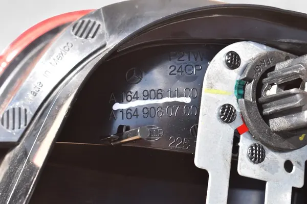 MERCEDES ML W164 LUZ TRASERA IZQUIERDA 164 image 7