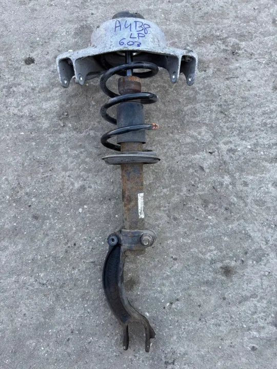 Audi A4 B8 Avant 2.0 TDI Etuvasen Jousitus OEM 8K0031CH image 2