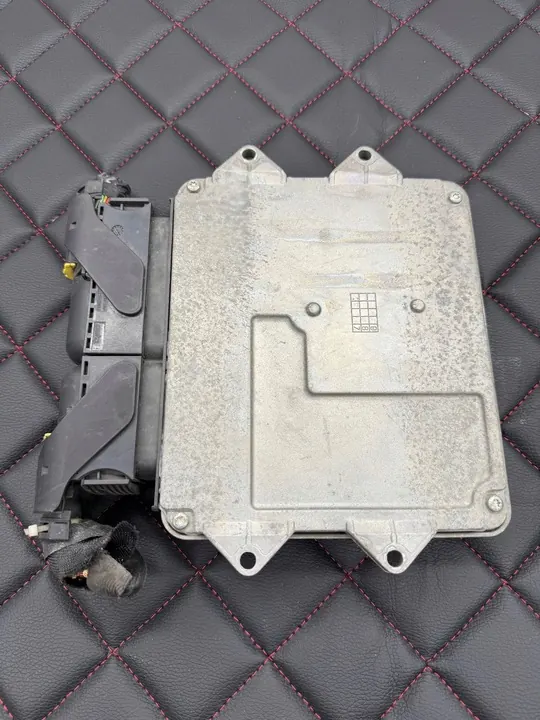 SUZUKI SWIFT ECU MODUL 55563975 image 2