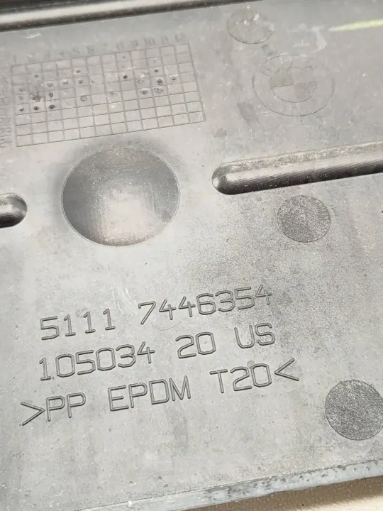 Marco matrícula trasera BMW X7 G07 OEM 7446354 image 3