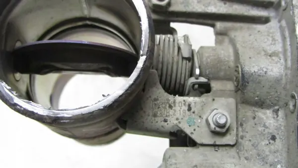 Válvula de escape Audi OE OEM 138/016 para Q5 II 2.0D image 3