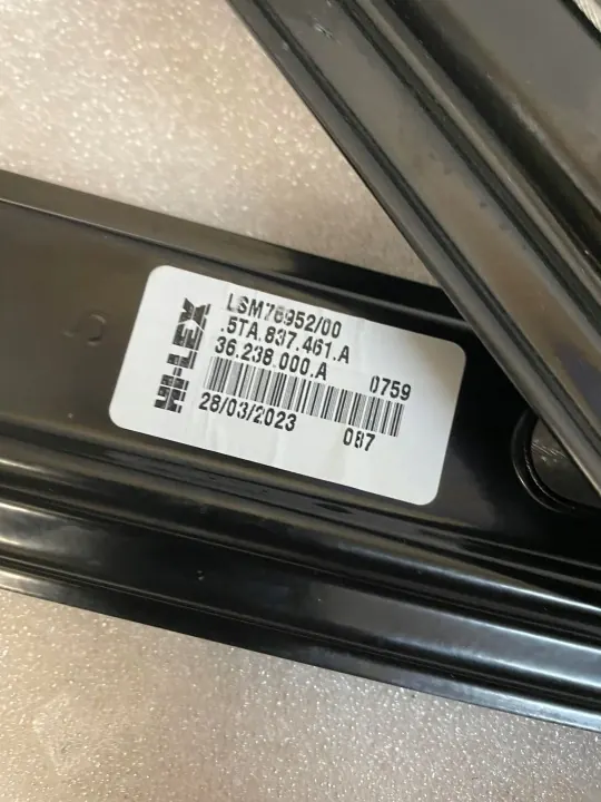 VW Touran 5T fönsterregulator OEM 5TA837462A/5TA837461A image 5