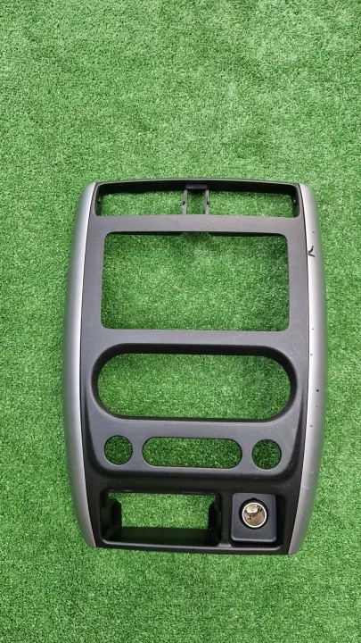 Suzuki Jimny Radion Kehys OEM RAMKA 2005R > image 2