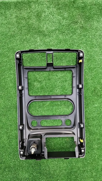 Suzuki Jimny Radion Kehys OEM RAMKA 2005R > image 4