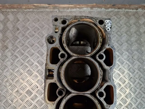 Bloco Motor Volvo Usado OEM 6G9N-6010-AG 3.2 R6 image 10