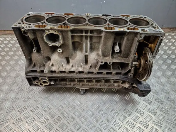 Bloco Motor Volvo Usado OEM 6G9N-6010-AG 3.2 R6 image 3