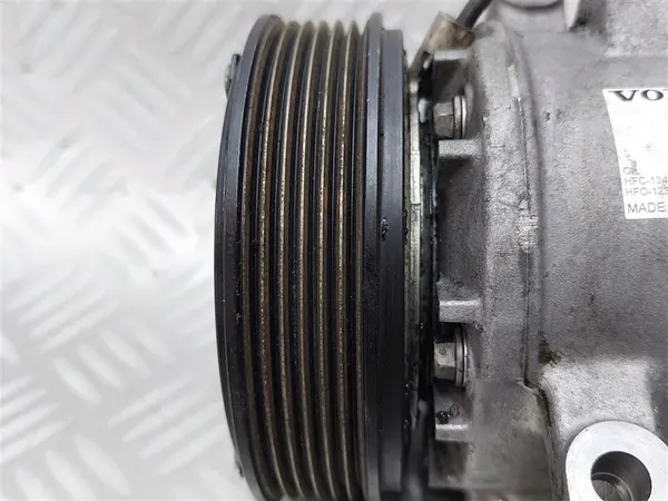 VOLVO S60 V60 V90 S90 2.0 T5 Air Conditioning Compressor 32260849 image 2
