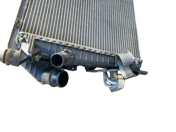 Radiador completo VOLVO V50 1.6L Diesel 2009 OEM 31356000 image 3