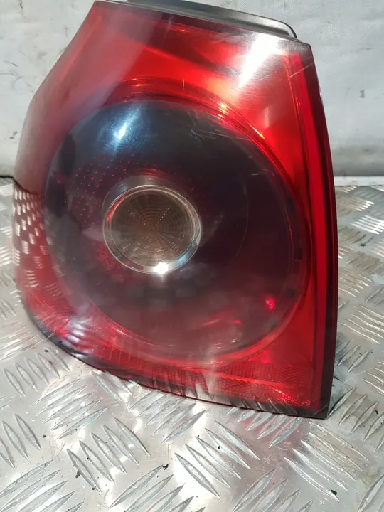 VW GOLF V Vänster Bakljus 1K6945095E image 2