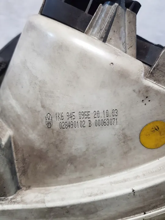 VW GOLF V Vänster Bakljus 1K6945095E image 3